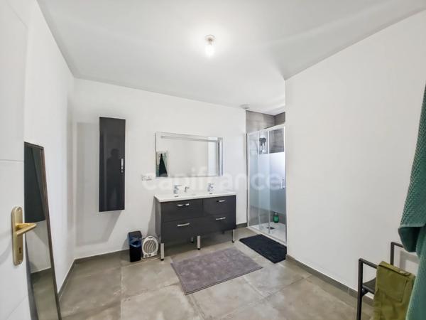 Maison à vendre 4 pièces MALLEMORT (13)