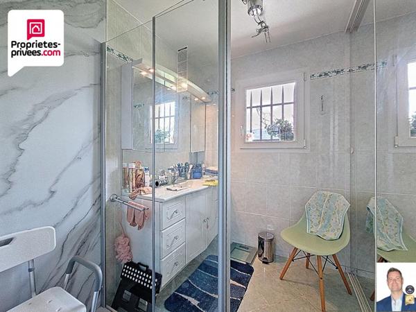 VILLA 5 PIECES 177 m2 PISCINE SOUS-SOL GARAGE ET TERRAIN DE 2335 M2