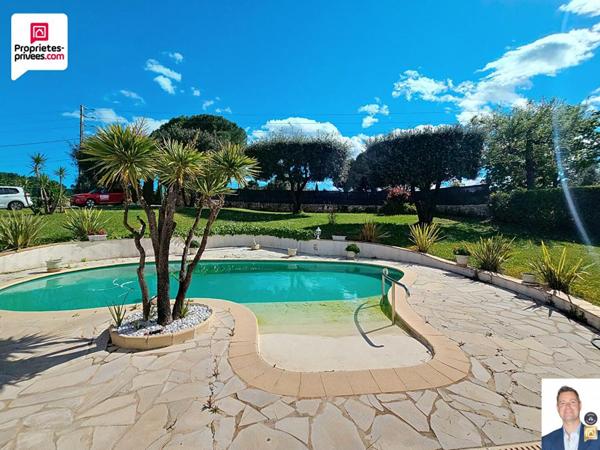 VILLA 5 PIECES 177 m2 PISCINE SOUS-SOL GARAGE ET TERRAIN DE 2335 M2