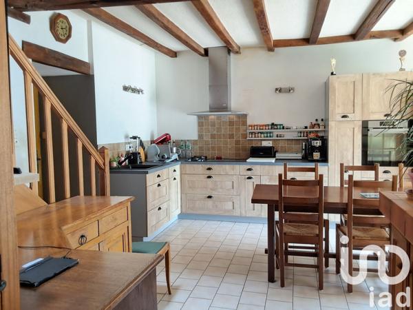 Maison rustique 4 pièces de 83 m² à Loireauxence (44370)