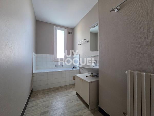 A vendre PERPIGNAN Moulin à vent, appartement 3 pièces avec 2 loggias + garage.