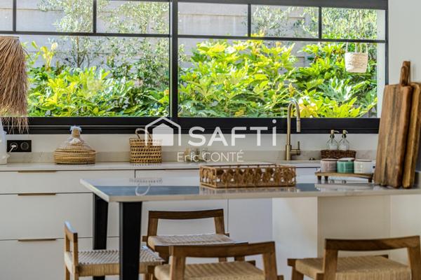 Maison d’exception avec piscine et prestations haut de gamme.