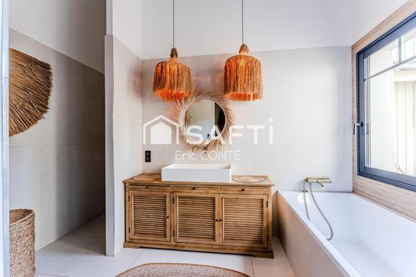 Maison d’exception avec piscine et prestations haut de gamme.