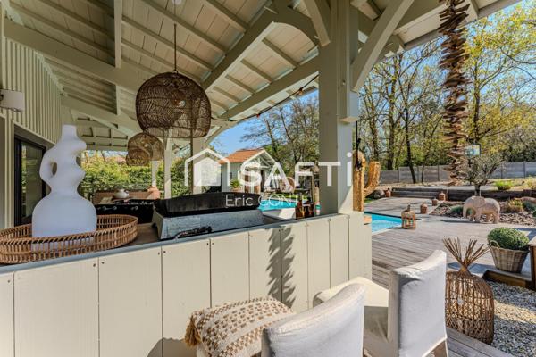 Maison d’exception avec piscine et prestations haut de gamme.