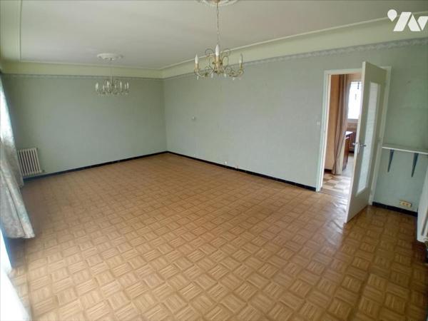 RUAUDIN, pavillon de 1967 sur sous-sol avec ses 2 chambres.