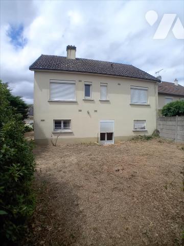 RUAUDIN, pavillon de 1967 sur sous-sol avec ses 2 chambres.