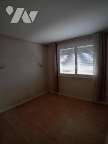 RUAUDIN, pavillon de 1967 sur sous-sol avec ses 2 chambres.