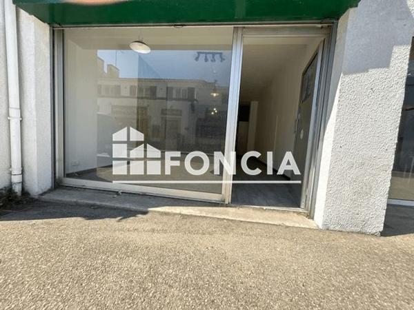 Location Local commercial 1 pièce 44.5 m² - RUE DU PORT L'herbaudiere 85330
