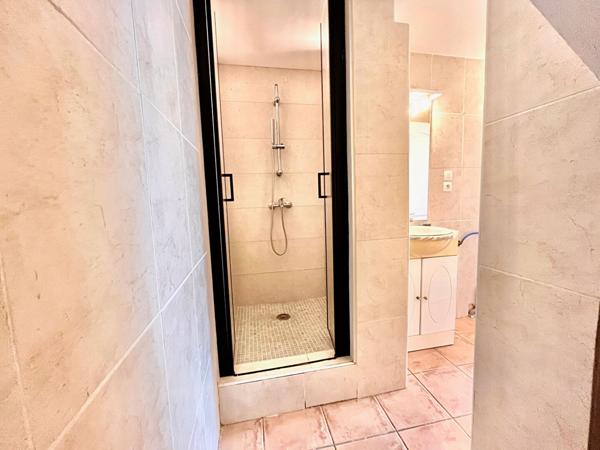 MÈZE appartement T2 de 45.34m² avec balcon et place de stationnement