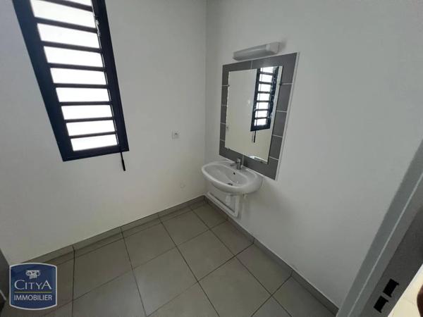 Appartement à louer 3 pièces 65.54m² Le Tampon (97430)