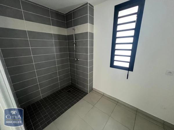 Appartement à louer 3 pièces 65.54m² Le Tampon (97430)