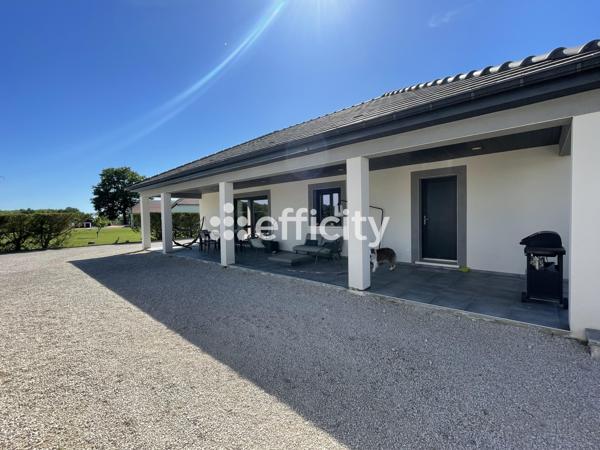 Maison
         5 pièces
        - 131 m² 279 000 € *