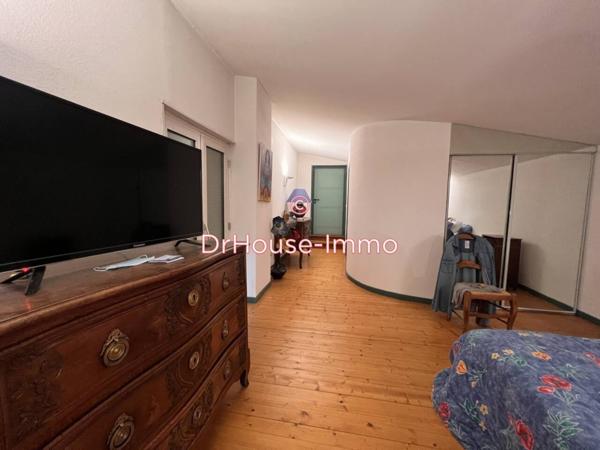 Immeuble à vendre 28 pièces de 571 m²