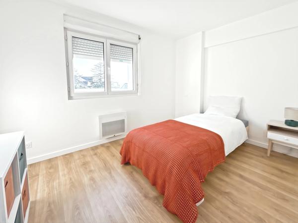 SAINT MARC SUR MER - PLAGE HULOT - PLEIN CENTRE - MARCHE - Duplex Loft T5 - AVEC TERRASSE - GARAGE - PARKING SECURISE