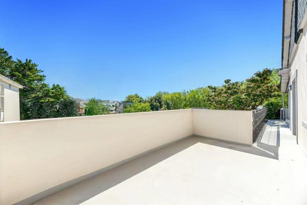 SAINT MARC SUR MER - PLAGE HULOT - PLEIN CENTRE - MARCHE - Duplex Loft T5 - AVEC TERRASSE - GARAGE - PARKING SECURISE