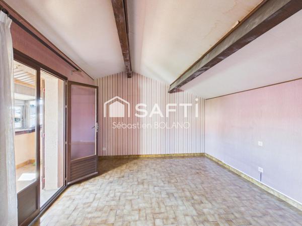 Maison familiale 4 faces avec piscine et grand terrain arboré au calme – Fort potentiel à Villelongue-de-la-Salanque