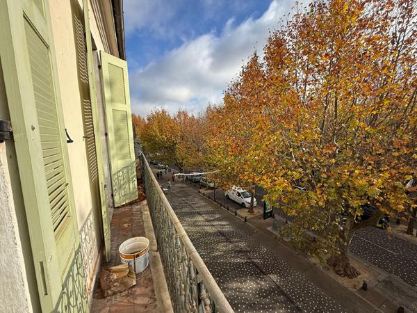 Gardanne - 13120 - appartement T2 d'environ 54m² - centre ville - idéal investisseur ou premier achat.