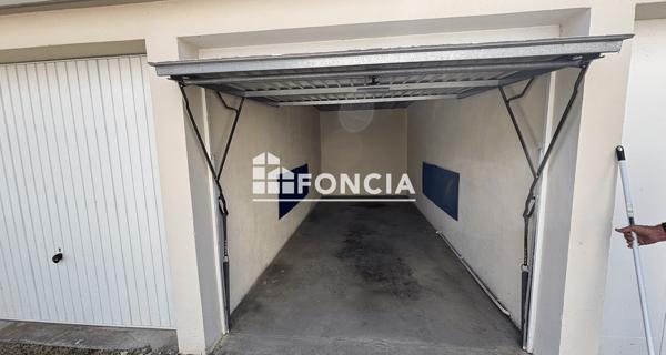 Location Parking 10 m² - Guilherand-granges 07500