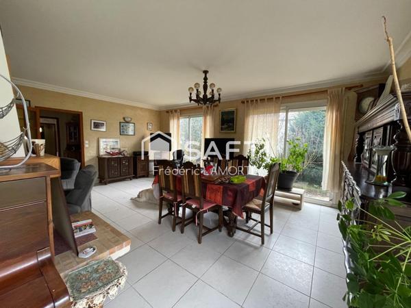 Plain-pied, +1000m² de terrain, centre-bourg