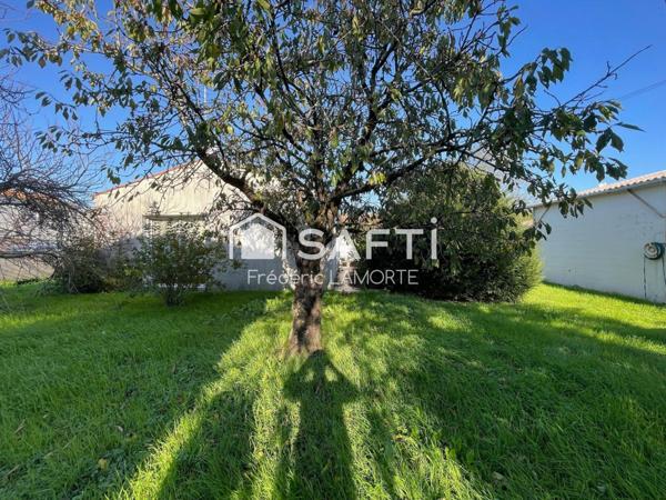 Plain-pied, +1000m² de terrain, centre-bourg