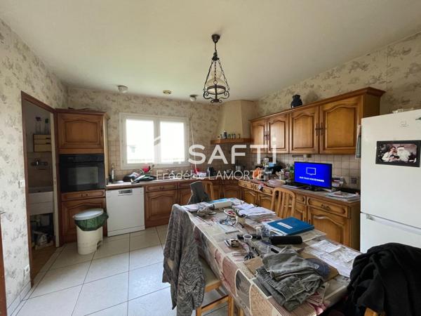 Plain-pied, +1000m² de terrain, centre-bourg