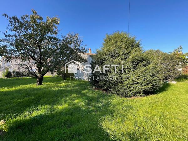 Plain-pied, +1000m² de terrain, centre-bourg