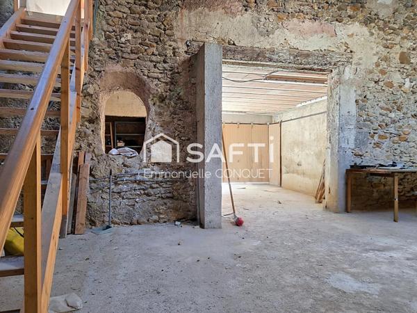 Remise de 120 m² viabilisée avec terrasse