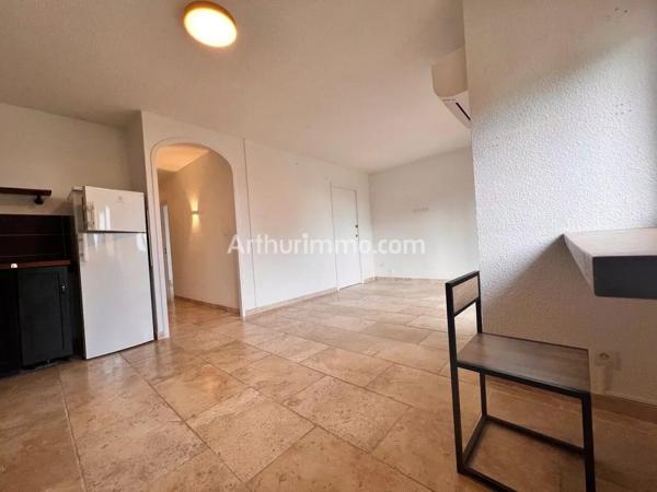 Location                                                      Appartement
                        
                     3 pièces                      52 m2                     à Sainte-Maxime