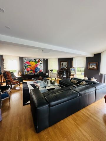 La Wantzenau Domaine du Golf - propriété avec piscine et dépendance 1 431 000 € H.A.I.*