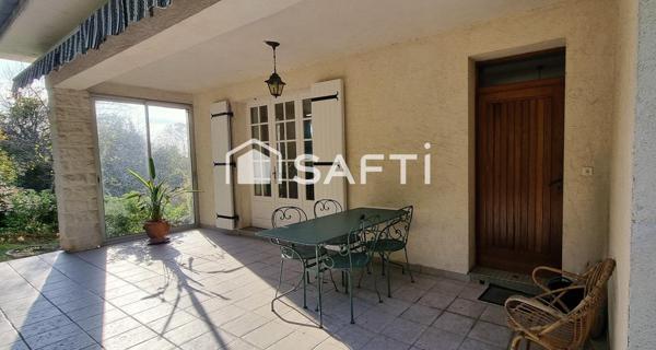 Maison de construction traditionnelle 4 chambres - volume et confort.