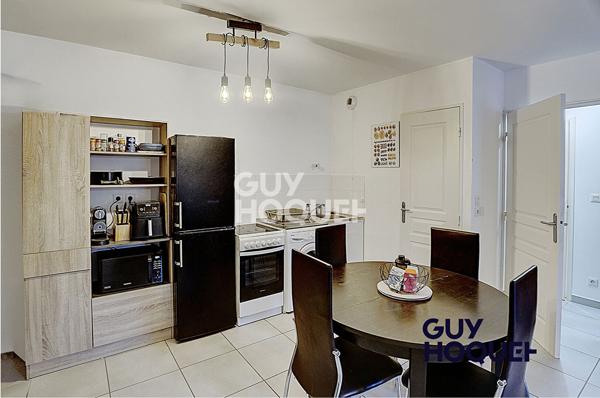A vendre T2 de 53 m² + extérieure + stationnement au coeur de Saint Cyr au mont d'Or