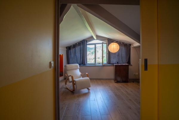 Mas de caractère rénové du 19ème siècle avec jardin, piscine et cour intérieure