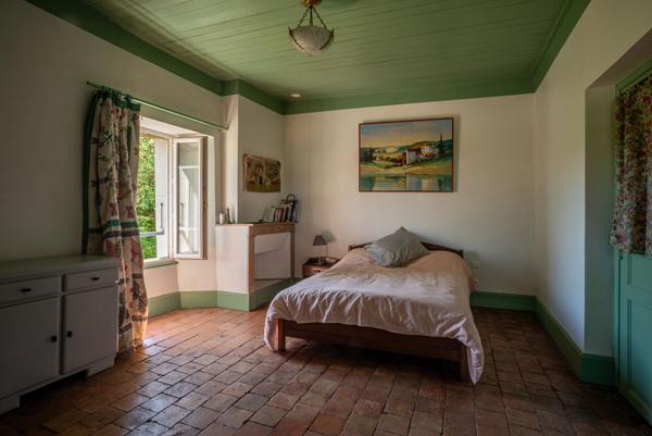 Mas de caractère rénové du 19ème siècle avec jardin, piscine et cour intérieure