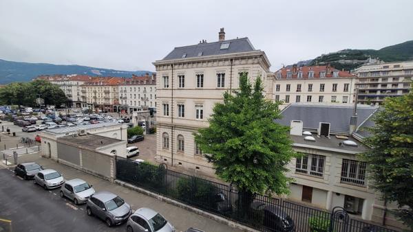 Appartement · Location Grenoble (38000) 3 pièces · 74m²