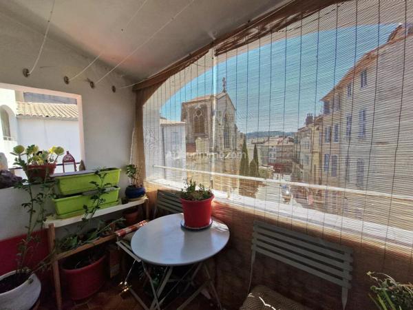 Vente                                                      Appartement
                        
                     4 pièces                      85 m2                     à Draguignan