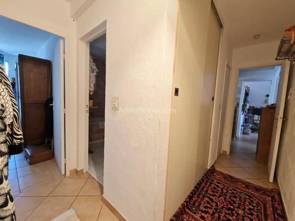 Vente                                                      Appartement
                        
                     4 pièces                      85 m2                     à Draguignan