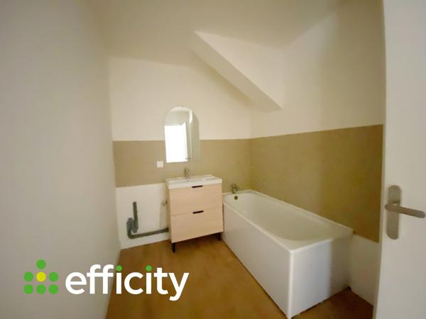 Appartement
         3 pièces
        - 77 m² 131 000 € *