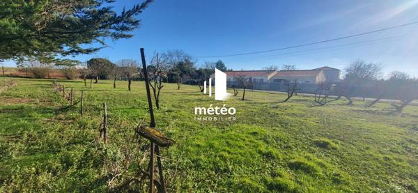 Terrain constructible de 3700m² environ LUCON