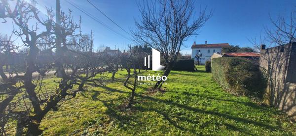 Terrain constructible de 3700m² environ LUCON