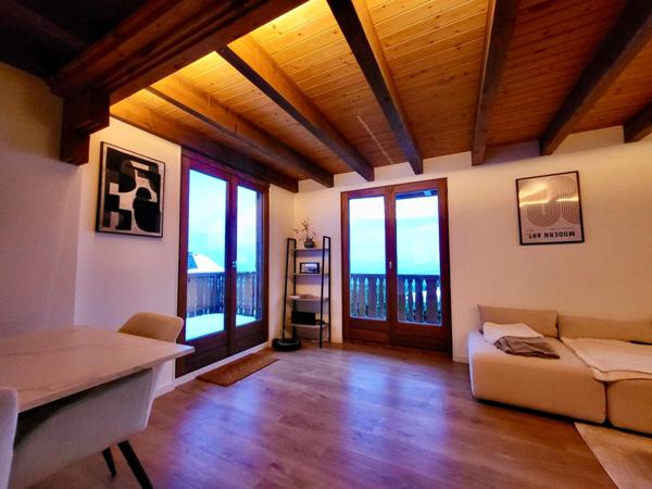 Dpt Haute Savoie (74), à vendre THOLLON LES MEMISES CHALET VUE LAC P5