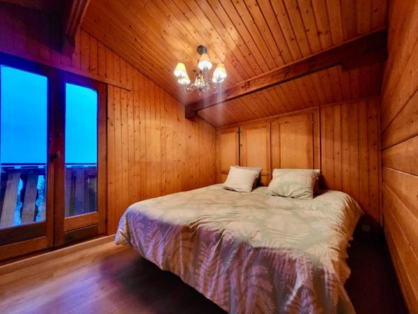 Dpt Haute Savoie (74), à vendre THOLLON LES MEMISES CHALET VUE LAC P5