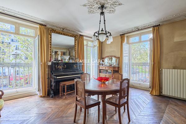 A vendre - Appartement - Paris 75011 - Vues dégagées - Proche Place des Vosges