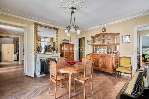 A vendre - Appartement - Paris 75011 - Vues dégagées - Proche Place des Vosges