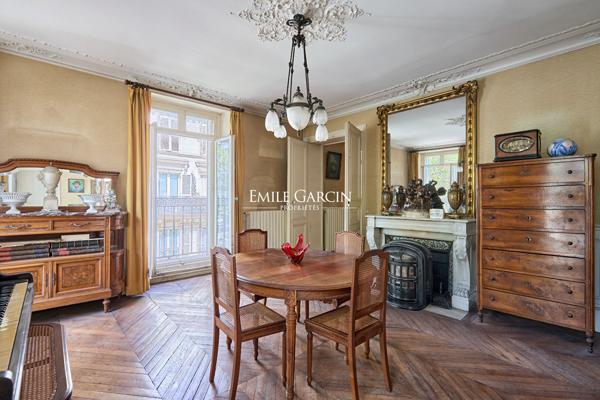 A vendre - Appartement - Paris 75011 - Vues dégagées - Proche Place des Vosges