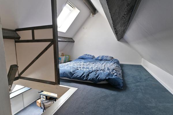 Ile de Vaux sur Seine - Maison 7 pièces de 186m2, 4 chambres, dépendance et piscine; sur terrain de 1912m2.