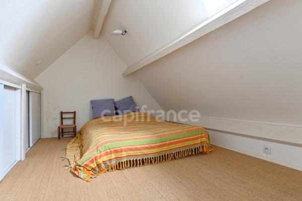 Ile de Vaux sur Seine - Maison 7 pièces de 186m2, 4 chambres, dépendance et piscine; sur terrain de 1912m2.