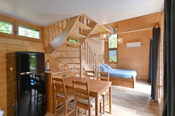 Ile de Vaux sur Seine - Maison 7 pièces de 186m2, 4 chambres, dépendance et piscine; sur terrain de 1912m2.