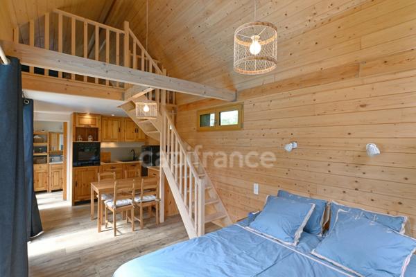 Ile de Vaux sur Seine - Maison 7 pièces de 186m2, 4 chambres, dépendance et piscine; sur terrain de 1912m2.