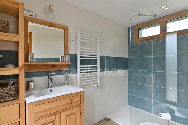 Ile de Vaux sur Seine - Maison 7 pièces de 186m2, 4 chambres, dépendance et piscine; sur terrain de 1912m2.