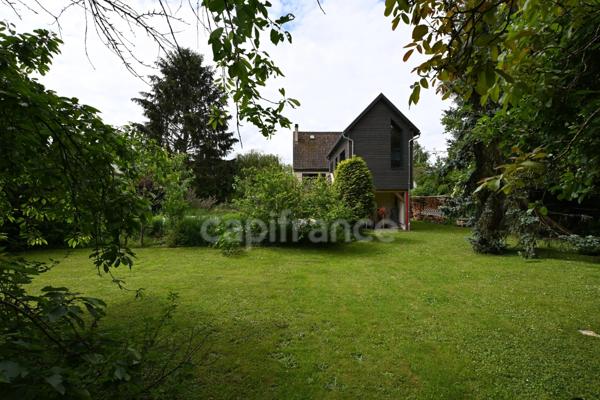 Ile de Vaux sur Seine - Maison 7 pièces de 186m2, 4 chambres, dépendance et piscine; sur terrain de 1912m2.